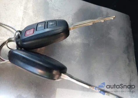 2016 Toyota Tacoma Sr5 V6 z USA, uszkodzony, nr VIN 5TFSZ5AN8GX022111